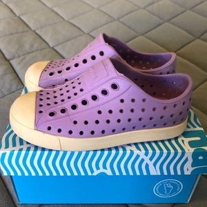 Native Jefferson Shoes in Lavender/Milk Pink
